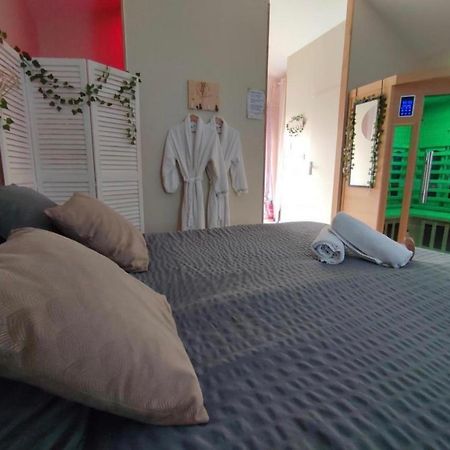 Bed and Breakfast Le Cocoon D'Emy Louvetot Exterior foto